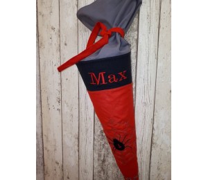 Stickdatei - ekelige Spinne mit Spinnennetz